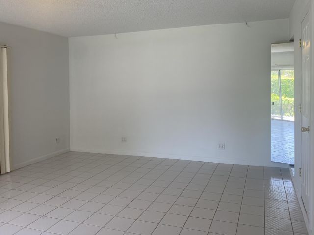 Продажа дома по адресу 3830 Circle Lake Drive - фото 6204547