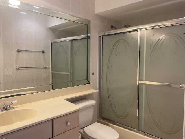 Продажа дома по адресу 3830 Circle Lake Drive - фото 6204548