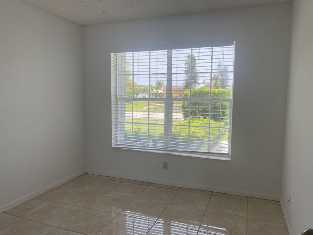 Продажа дома по адресу 3830 Circle Lake Drive - фото 6204549