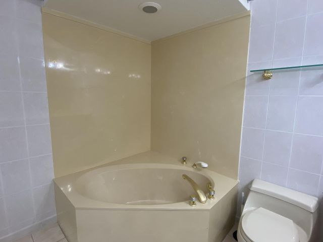 Продажа дома по адресу 3830 Circle Lake Drive - фото 6204550