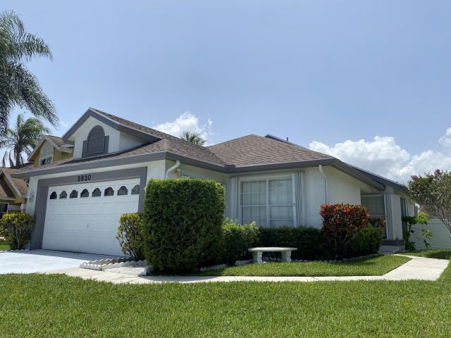 Продажа дома по адресу 3830 Circle Lake Drive - фото 6204559