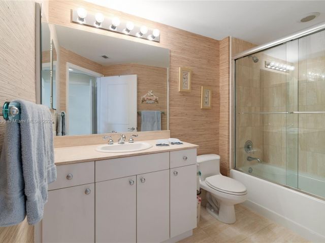 Продажа квартиры #2702 - фото 6176049