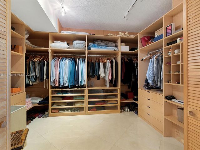 Продажа квартиры #2702 - фото 6176052