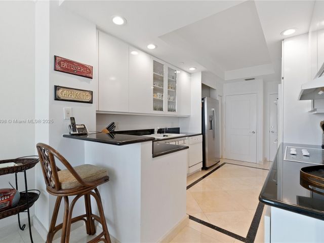 Продажа квартиры #2702 - фото 6176058