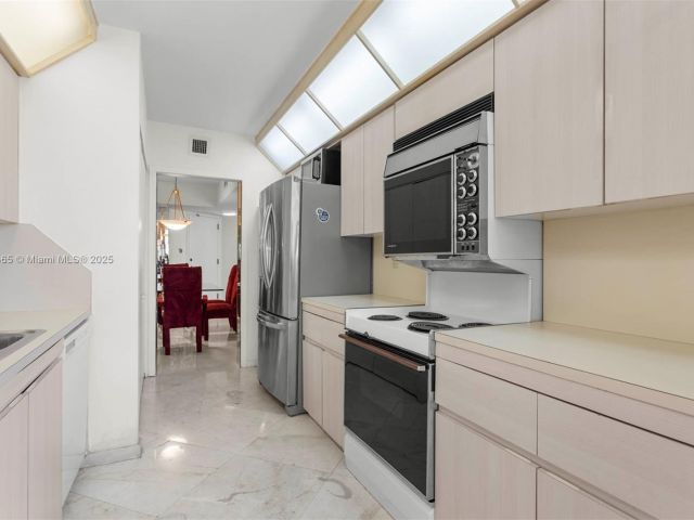 Продажа квартиры #6-A - фото 6184307