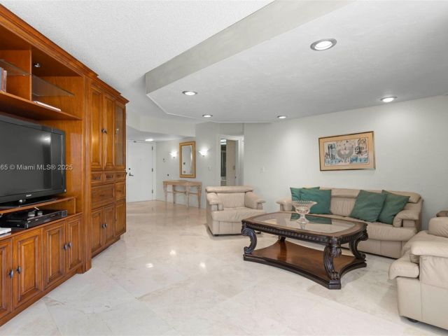 Продажа квартиры #6-A - фото 6184313