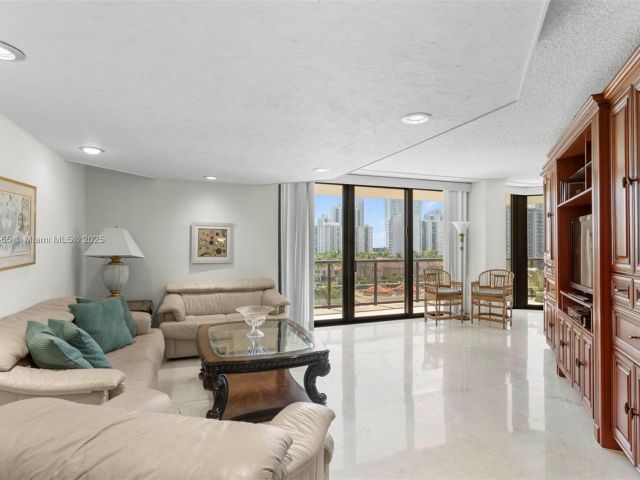 Продажа квартиры #6-A - фото 6184316