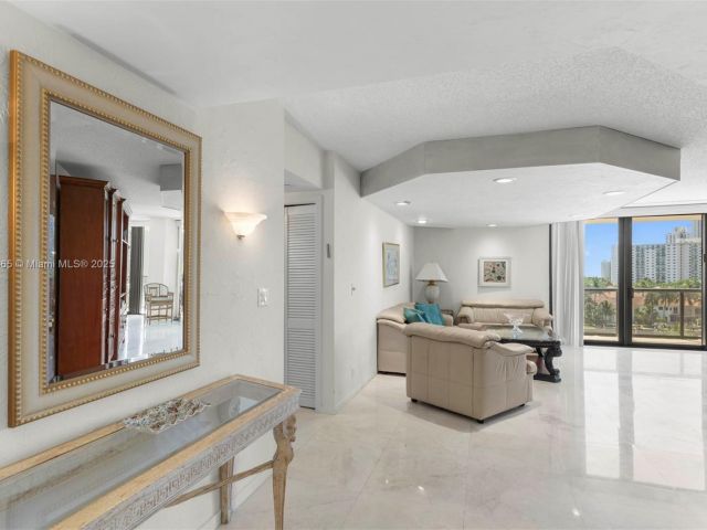 Продажа квартиры #6-A - фото 6184317