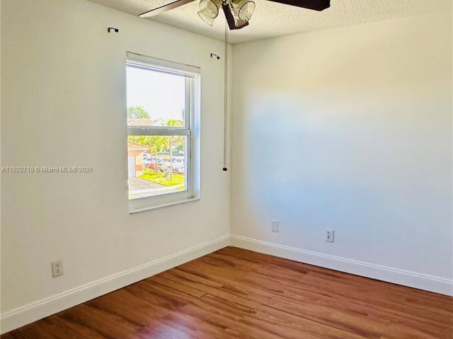 Продажа дома по адресу 18961 NW 22nd St - фото 6172053