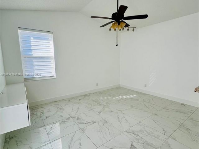 Продажа дома по адресу 18961 NW 22nd St - фото 6172060