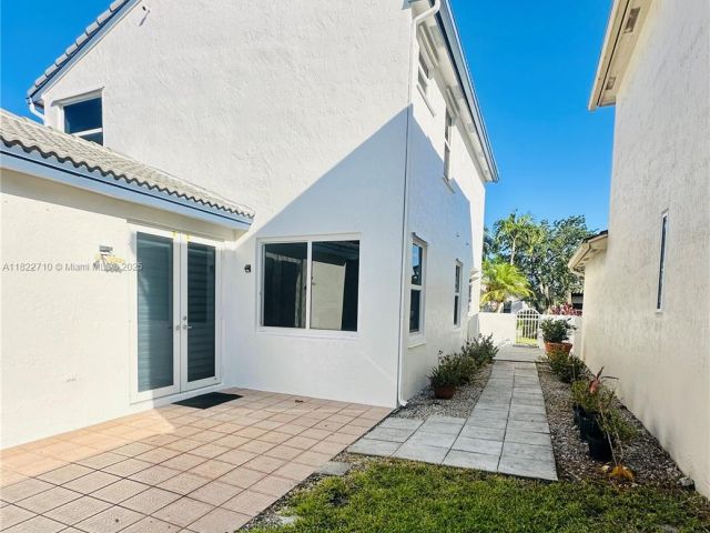 Продажа дома по адресу 18961 NW 22nd St - фото 6172070