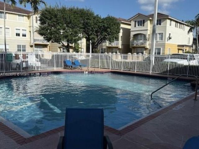 Продажа дома по адресу 8960 W Flagler St 1 - фото 6172189