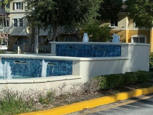 Продажа дома по адресу 8960 W Flagler St 1 - фото 6172191