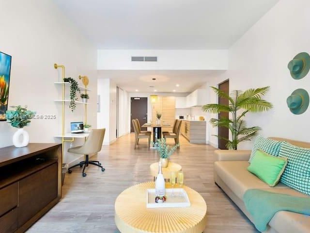 Продажа квартиры #N521 - фото 6173289