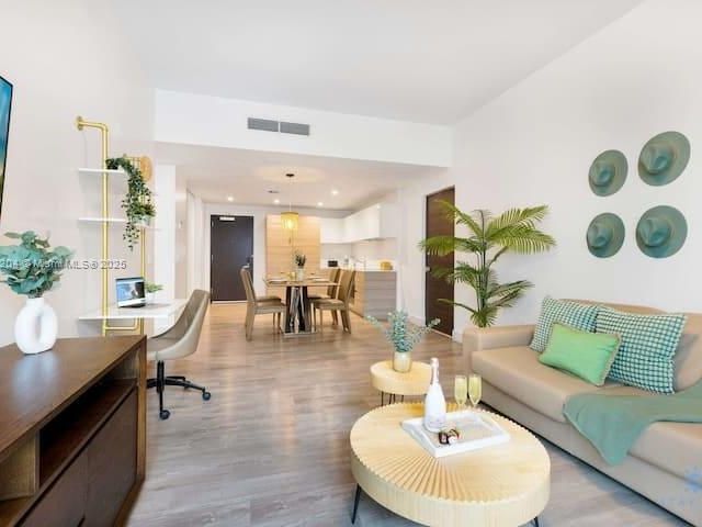 Продажа квартиры #N521 - фото 6173295