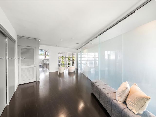 Продажа дома по адресу 1833 W 24th St - фото 6171958