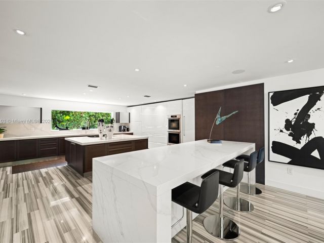 Продажа дома по адресу 1833 W 24th St - фото 6171961