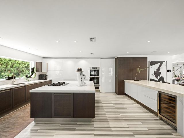 Продажа дома по адресу 1833 W 24th St - фото 6171962