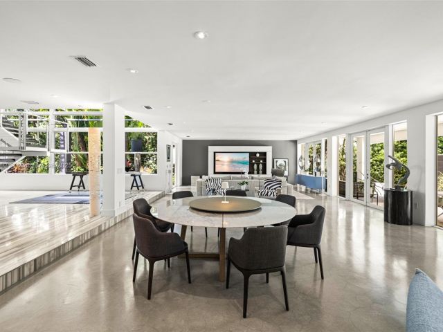 Продажа дома по адресу 1833 W 24th St - фото 6171967