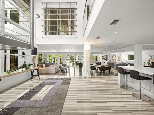 Продажа дома по адресу 1833 W 24th St - фото 6171968