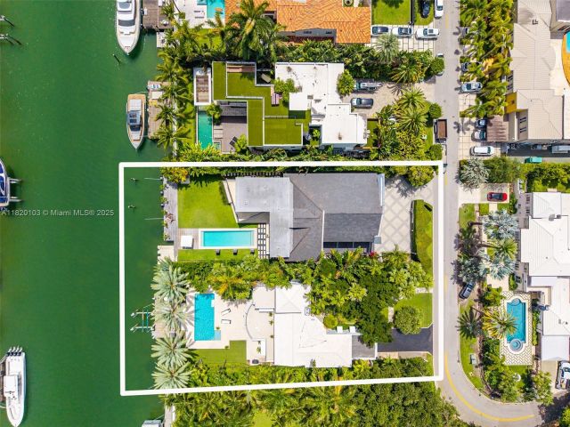 Продажа дома по адресу 1833 W 24th St - фото 6171975