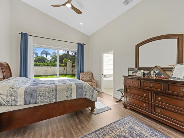 Продажа дома по адресу 13506 Carrick Green Court - фото 6215085