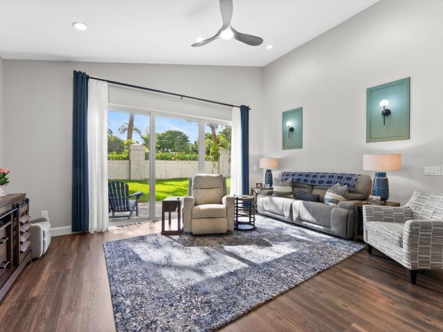 Продажа дома по адресу 13506 Carrick Green Court - фото 6215087