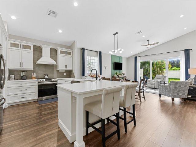 Продажа дома по адресу 13506 Carrick Green Court - фото 6215093