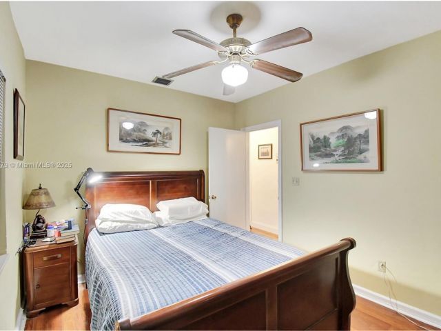 Продажа дома по адресу 1991 NE 178th St - фото 6227537