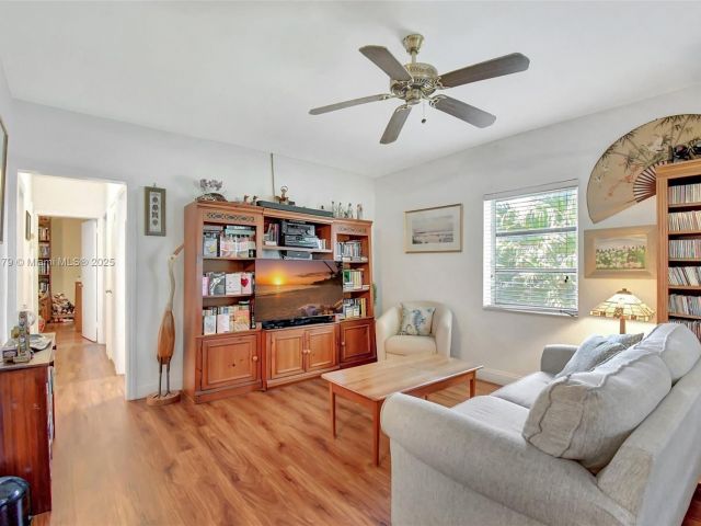 Продажа дома по адресу 1991 NE 178th St - фото 6227539