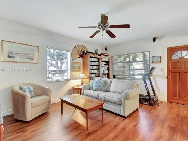 Продажа дома по адресу 1991 NE 178th St - фото 6227543