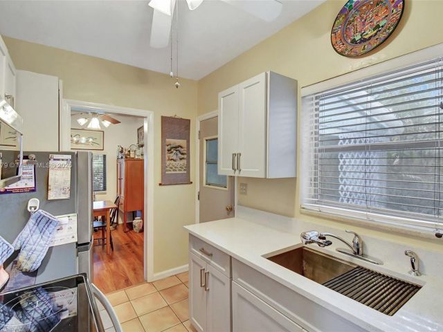 Продажа дома по адресу 1991 NE 178th St - фото 6227546