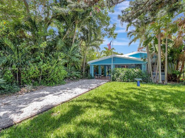 Продажа дома по адресу 1991 NE 178th St - фото 6227550