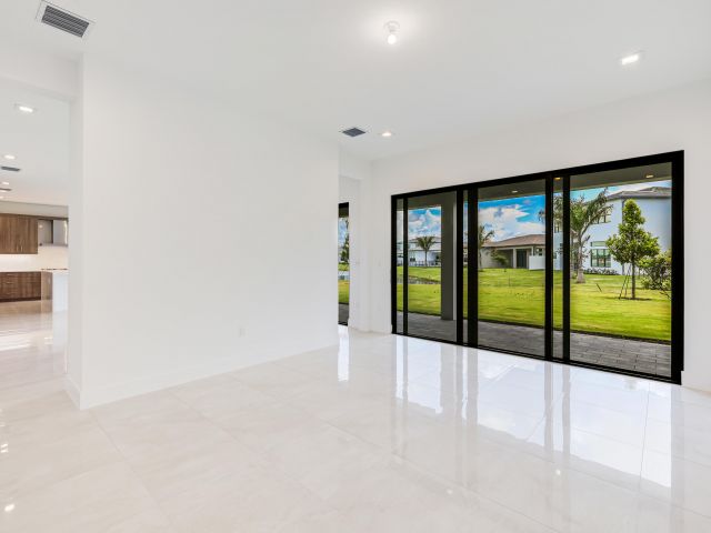 Дом в аренду по адресу 9451 Riverside Park Drive - фото 6372942