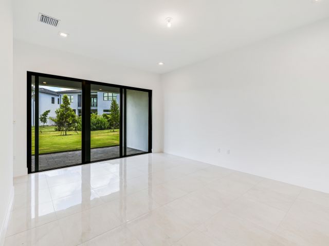 Дом в аренду по адресу 9451 Riverside Park Drive - фото 6372943