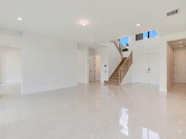 Дом в аренду по адресу 9451 Riverside Park Drive - фото 6372946