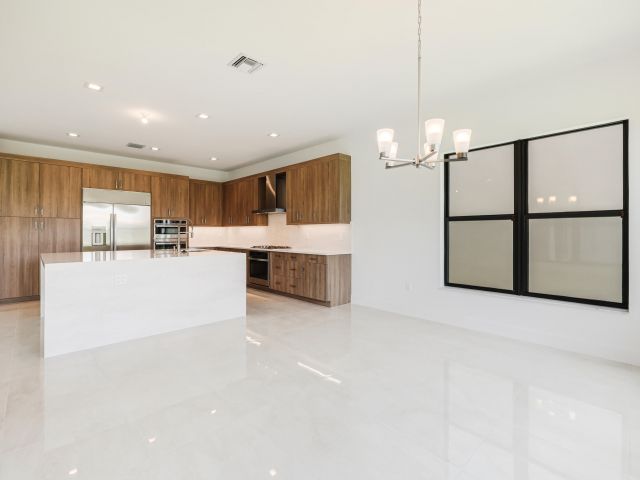 Дом в аренду по адресу 9451 Riverside Park Drive - фото 6372950