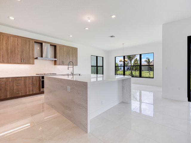 Дом в аренду по адресу 9451 Riverside Park Drive - фото 6372953