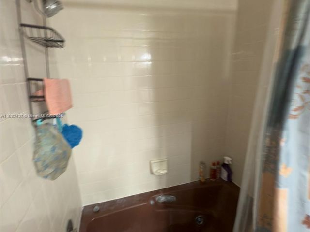 Продажа дома по адресу 1651 SW 120th Ave - фото 6172879