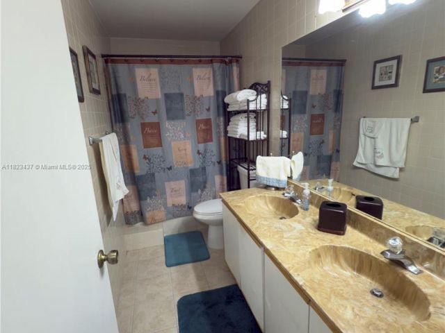 Продажа дома по адресу 1651 SW 120th Ave - фото 6172880