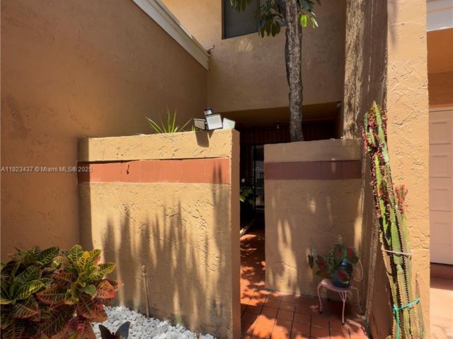 Продажа дома по адресу 1651 SW 120th Ave - фото 6172896