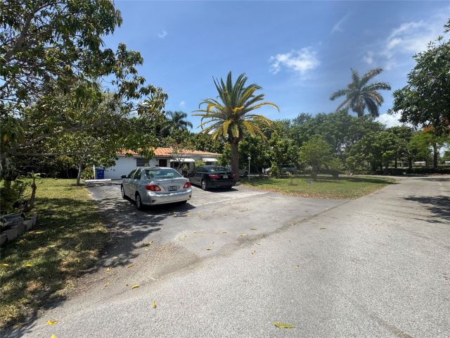 Продажа дома по адресу 1100 NE 182nd St - фото 6174875