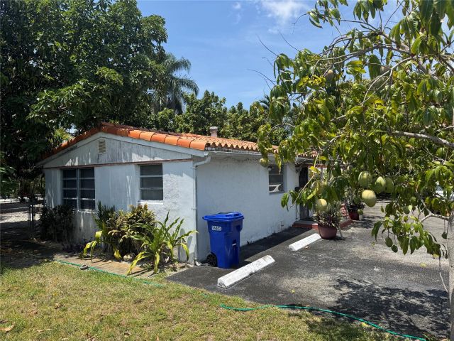 Продажа дома по адресу 1100 NE 182nd St - фото 6174876