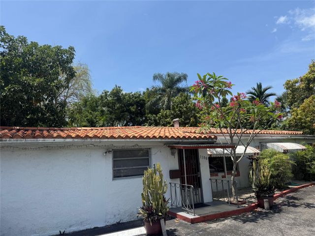 Продажа дома по адресу 1100 NE 182nd St - фото 6174877