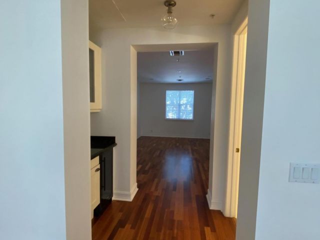 Дом в аренду по адресу 319 Flamingo Drive - фото 6173553