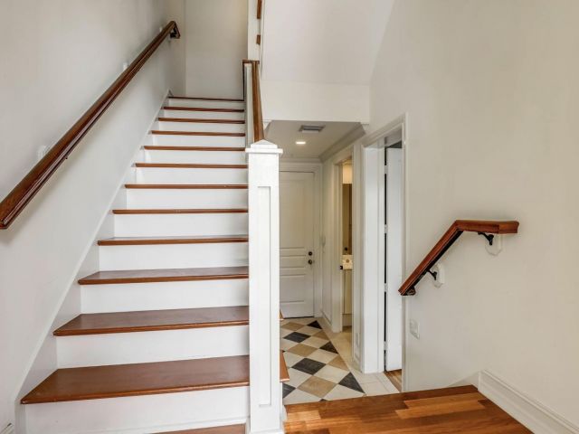 Дом в аренду по адресу 319 Flamingo Drive - фото 6173564