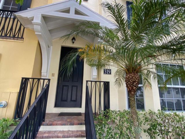 Дом в аренду по адресу 319 Flamingo Drive - фото 6173566