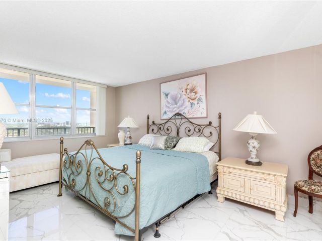 Продажа квартиры #2707 - фото 6174359