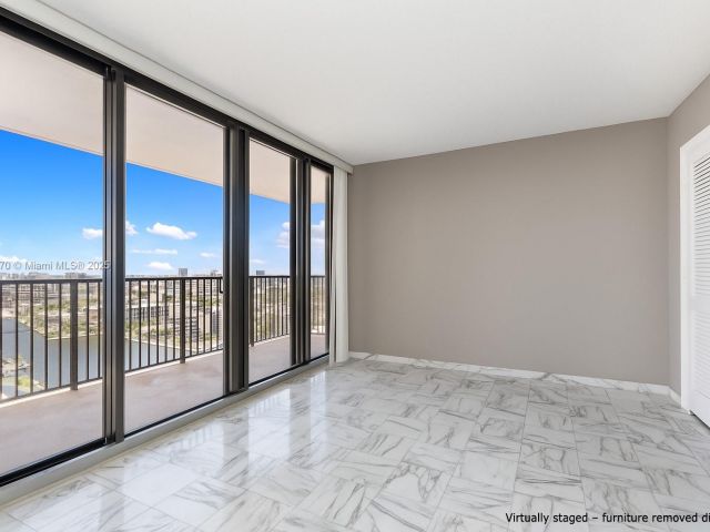 Продажа квартиры #2707 - фото 6174366