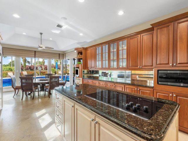 Продажа дома по адресу 4484 Bocaire Blvd Boulevard - фото 6317044